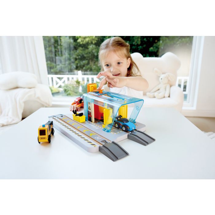 Hape Vehicles Repair & Wash Station