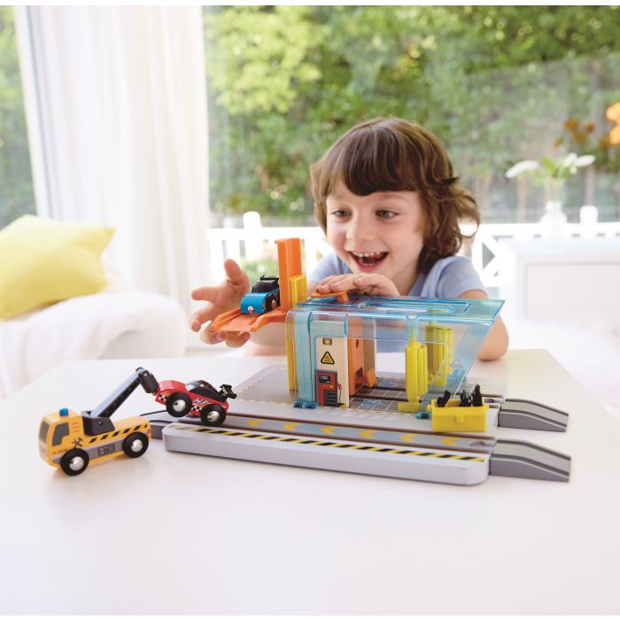 Hape Vehicles Repair & Wash Station