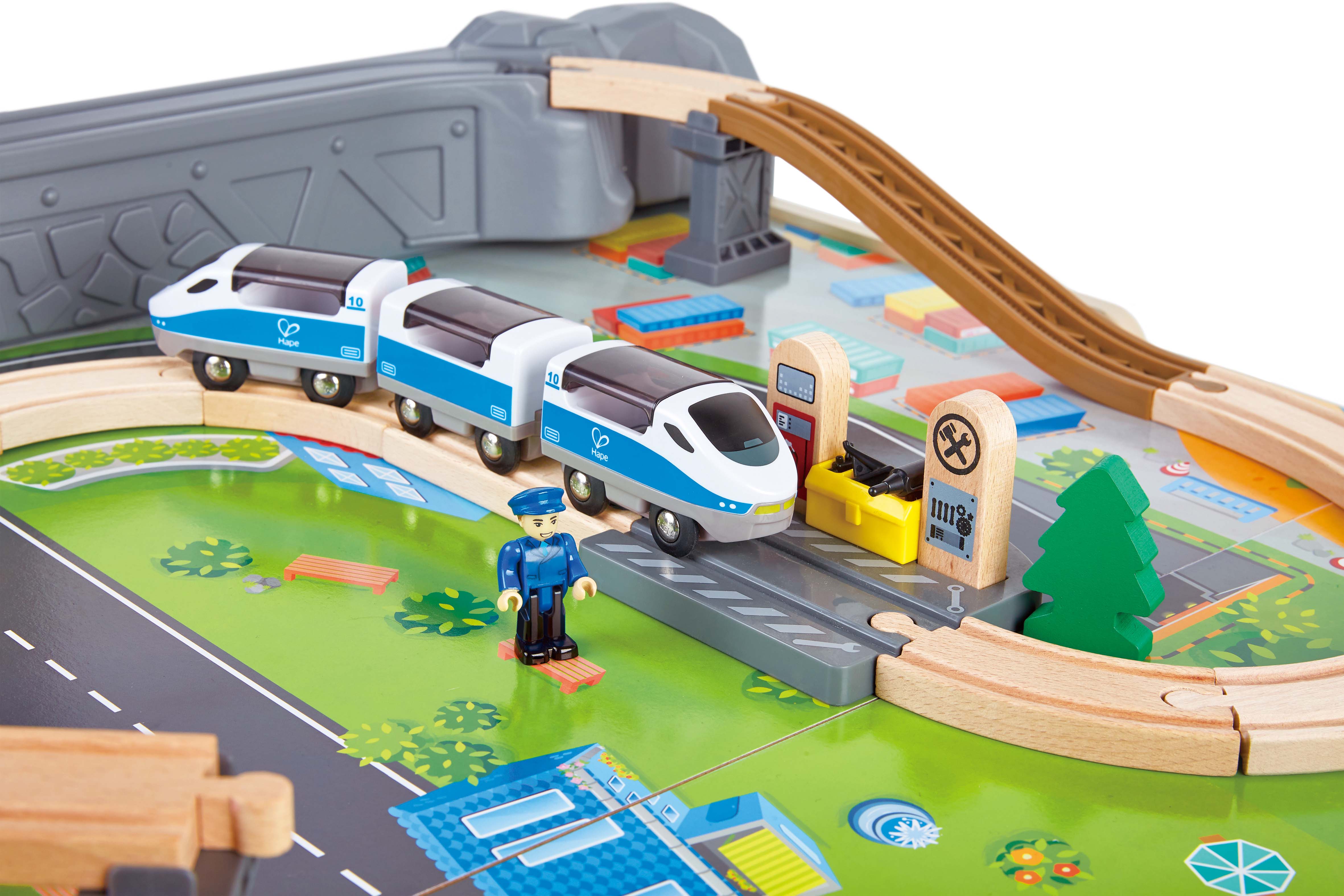 70 Piece Railway Train & Table Set with Battery Powered Locomotive ...